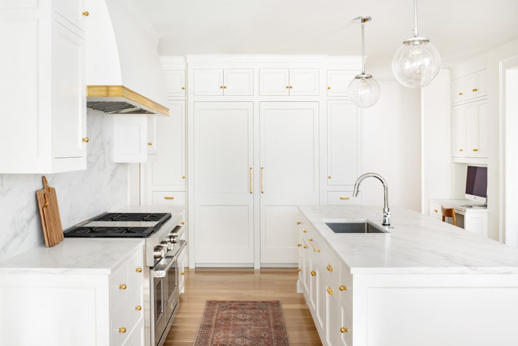 For many families, a built-in desk for the kitchen is a nice way to stay close and keep communication easy.